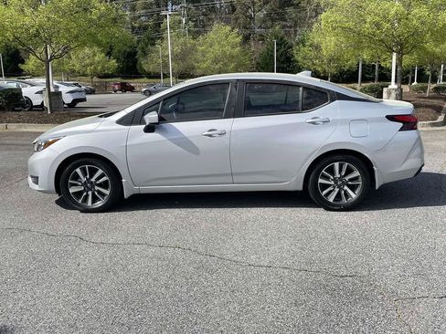 Used 2025 Nissan Versa SV w/ Trunk Package FWD image 2