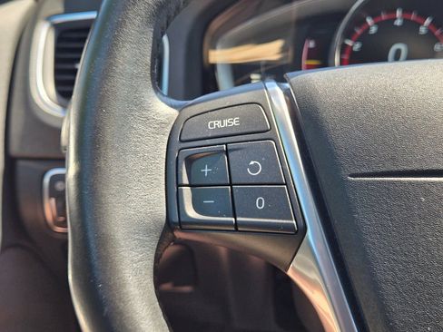Used 2016 Volvo V60 T5 Cross Country w/ Convenience Package AWD/4WD image 32