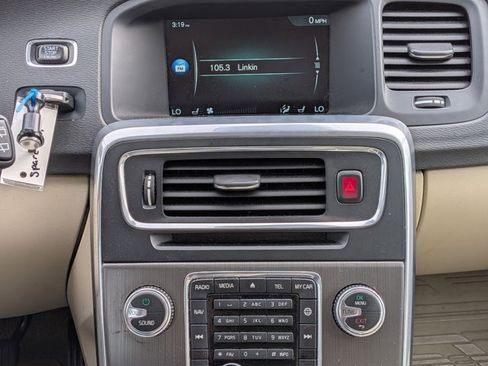 Used 2015 Volvo V60 T5 Premier w/ Protection Package image 11