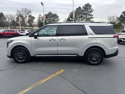 Used 2025 Kia Carnival SX image 11