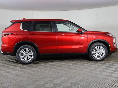 New 2026 Mitsubishi Outlander ES FWD image 17