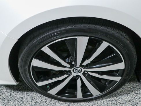 Used 2020 Nissan Altima 2.5 SR FWD image 11