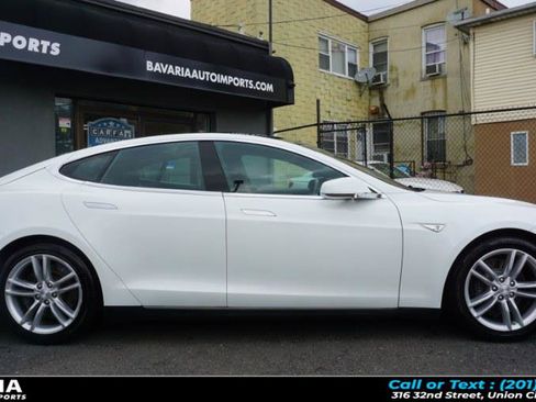 Used 2016 Tesla Model S 70D image 8