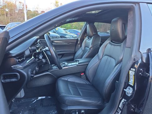 Used 2022 Maserati Quattroporte Modena Q4 image 35