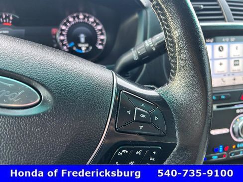 Used 2017 Ford Explorer Platinum image 19