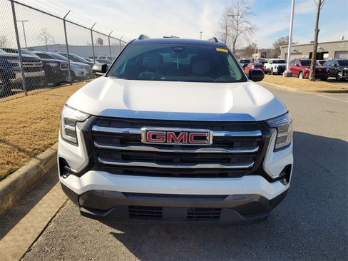Used 2025 GMC Terrain Elevation w/ Elevation Premium Package image 2