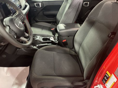 Used 2024 Jeep Wrangler Willys image 9