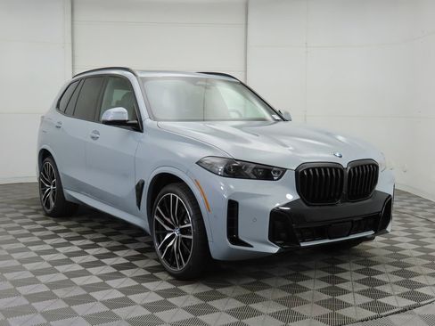 New 2026 BMW X5 xDrive40i w/ M Sport Package image 3