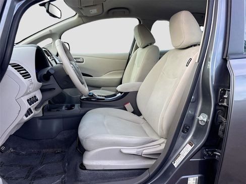 Used 2016 Nissan Leaf SV FWD image 21
