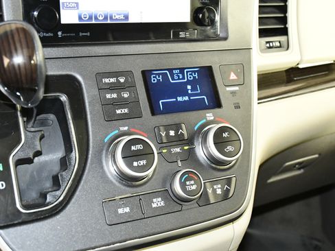 Used 2017 Toyota Sienna XLE w/ XLE Navigation Package image 28