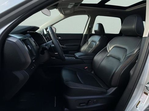 Used 2022 Nissan Pathfinder SL w/ SL Premium Package image 12