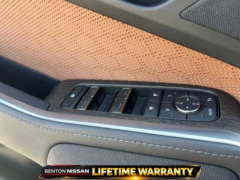 Used 2025 Lexus GX 550 w/ Accessory Package (Z1) AWD/4WD image 13