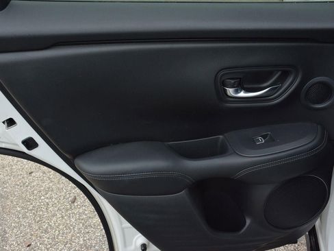 Used 2023 Honda HR-V EX-L image 15