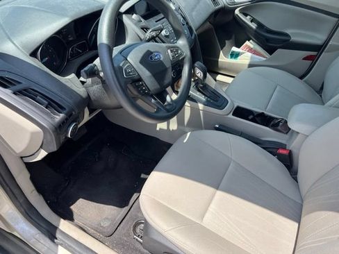 Used 2017 Ford Focus SE FWD image 9