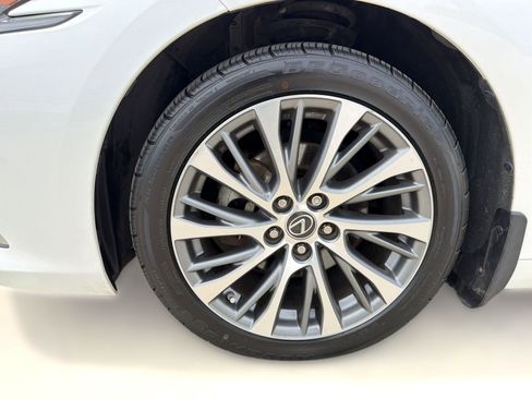 Used 2019 Lexus ES 350 w/ Premium Package FWD image 12
