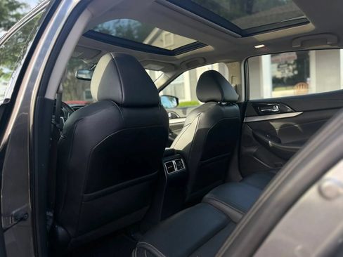 Used 2017 Nissan Maxima 3.5 SL FWD image 11