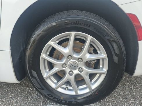 Used 2024 Chrysler Pacifica Touring-L FWD image 29