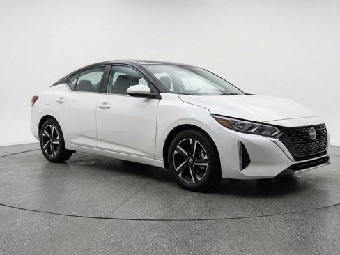 Used 2025 Nissan Sentra SV FWD image 1