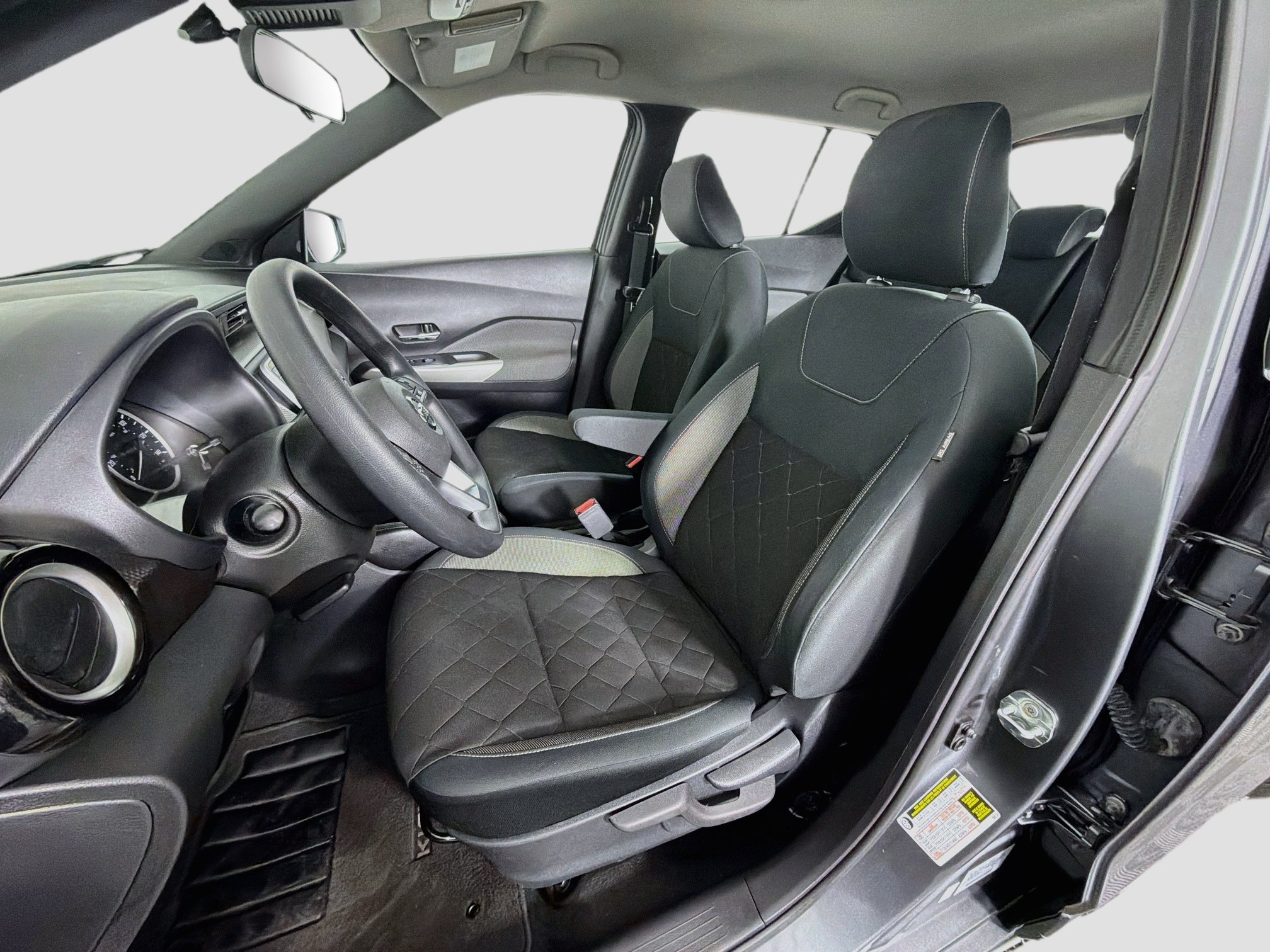Used 2020 Nissan Kicks SV FWD image 13