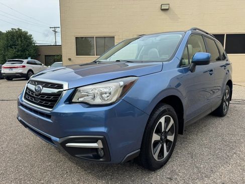 Used 2017 Subaru Forester 2.5i Premium AWD/4WD image 3