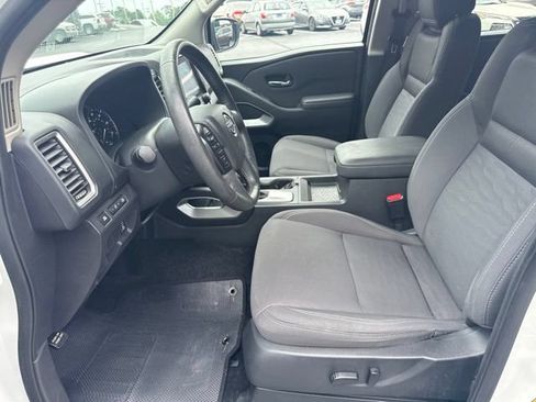 Used 2024 Nissan Frontier SV w/ Hardbody Edition AWD/4WD image 12