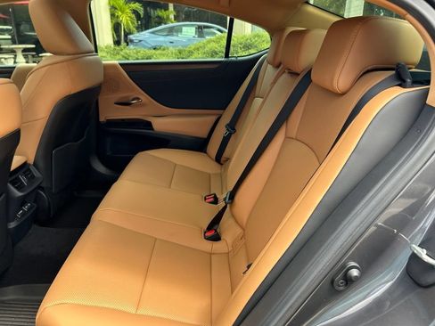 Certified 2025 Lexus ES 350 w/ Premium Package FWD image 13