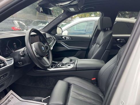 Used 2024 BMW X7 xDrive40i w/ M Sport Package image 9