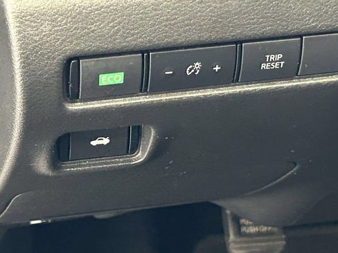Used 2024 Nissan Sentra SV FWD image 18