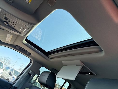 Used 2019 GMC Yukon XL Denali image 22