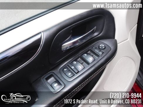 Used 2018 Dodge Grand Caravan SXT FWD image 39