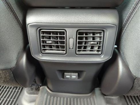 Used 2022 Toyota RAV4 SE AWD/4WD image 16