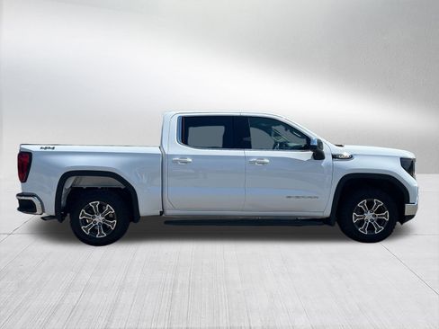 Used 2024 GMC Sierra 1500 SLE image 3