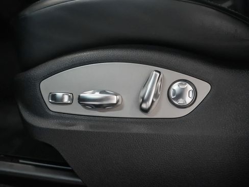 Certified 2023 Porsche Macan AWD/4WD image 25