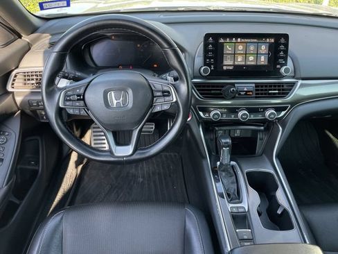 Used 2018 Honda Accord Sport image 11