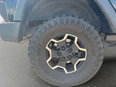 Used 2015 Jeep Wrangler Unlimited Sport AWD/4WD image 7