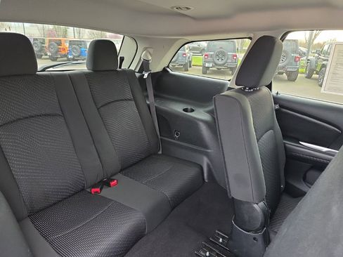 Used 2018 Dodge Journey SXT w/ Premium Group image 12