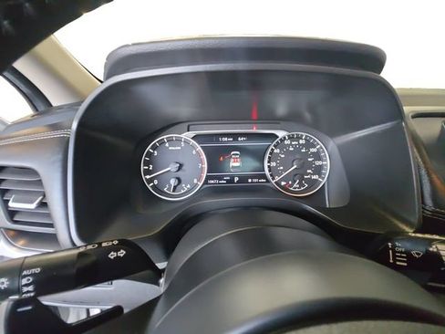 Used 2024 Nissan Rogue SV w/ SV Premium Package AWD/4WD image 14