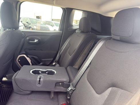 Used 2017 Jeep Renegade Latitude AWD/4WD image 33