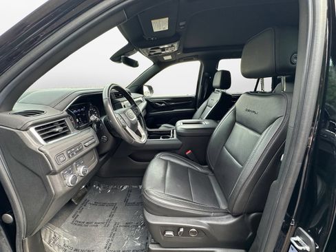 Used 2021 GMC Yukon Denali w/ Denali Premium Package AWD/4WD image 9