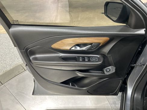 Used 2020 GMC Terrain SLE w/ Driver Convenience Package image 13