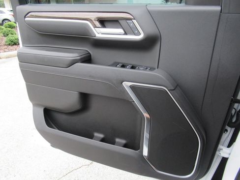 Used 2024 GMC Sierra 1500 Elevation w/ LPO, Elevation Black Package AWD/4WD image 17