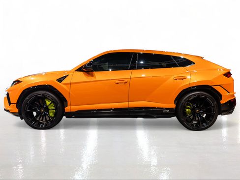 Used 2024 Lamborghini Urus S AWD/4WD image 3