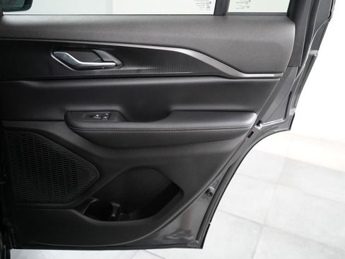 Used 2025 Jeep Grand Cherokee 4WD image 20