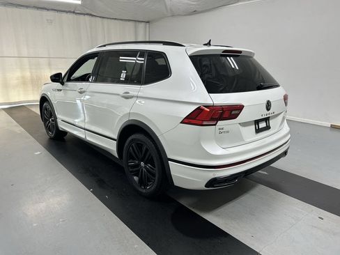 Certified 2022 Volkswagen Tiguan SE R-Line AWD/4WD image 7