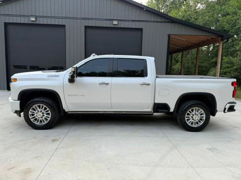 Used 2021 Chevrolet Silverado 2500 High Country w/ Z71 Off-Road Package AWD/4WD image 2