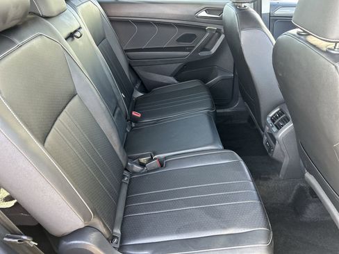 Certified 2023 Volkswagen Tiguan SE image 10