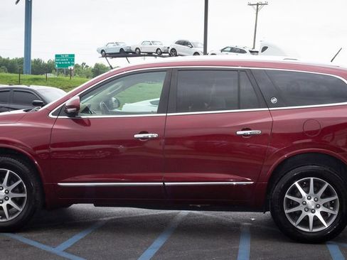 Used 2017 Buick Enclave Leather FWD image 6
