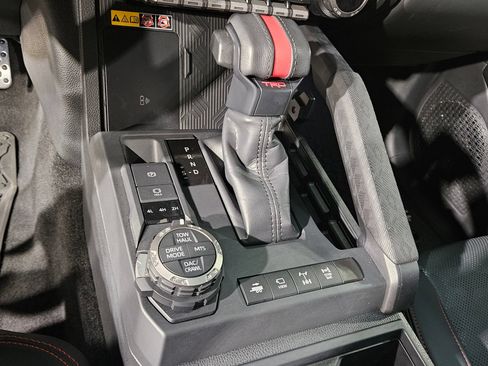 Certified 2025 Toyota Tacoma TRD Pro AWD/4WD image 33