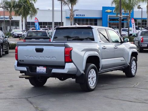 Used 2025 Toyota Tacoma SR5 image 5