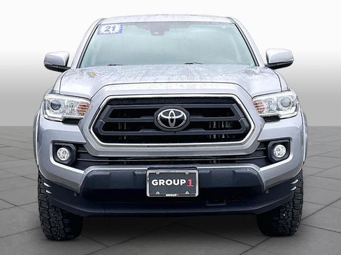 Used 2021 Toyota Tacoma SR5 w/ Technology Package AWD/4WD image 4